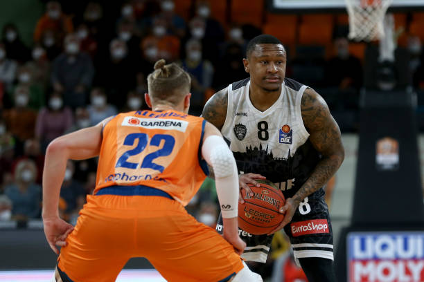 连续命中两 连续命中两