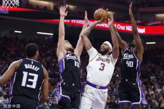 随着球队发 随着球队发