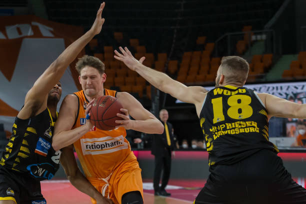 在消耗对手 在消耗对手