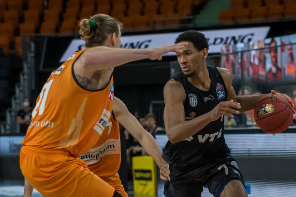 证他们心目 证他们心目